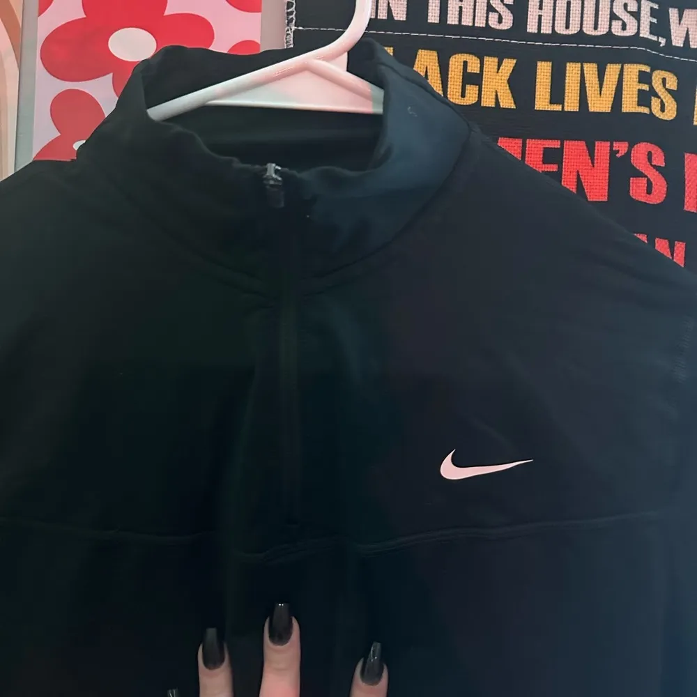 NIKE dri-fit black zip up jacket MEDIUM - Image 2