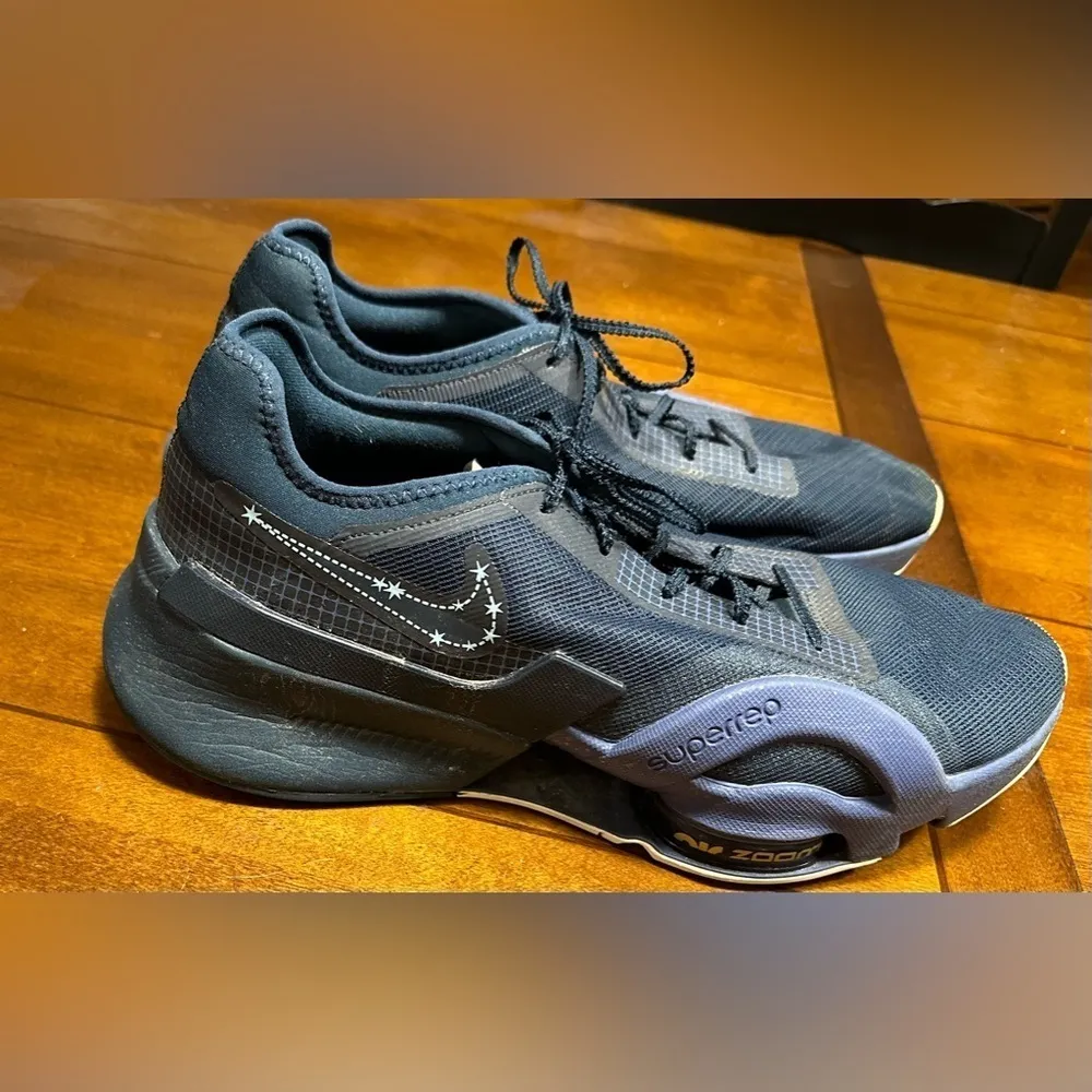 Women’s Nike size 14 - Image 2