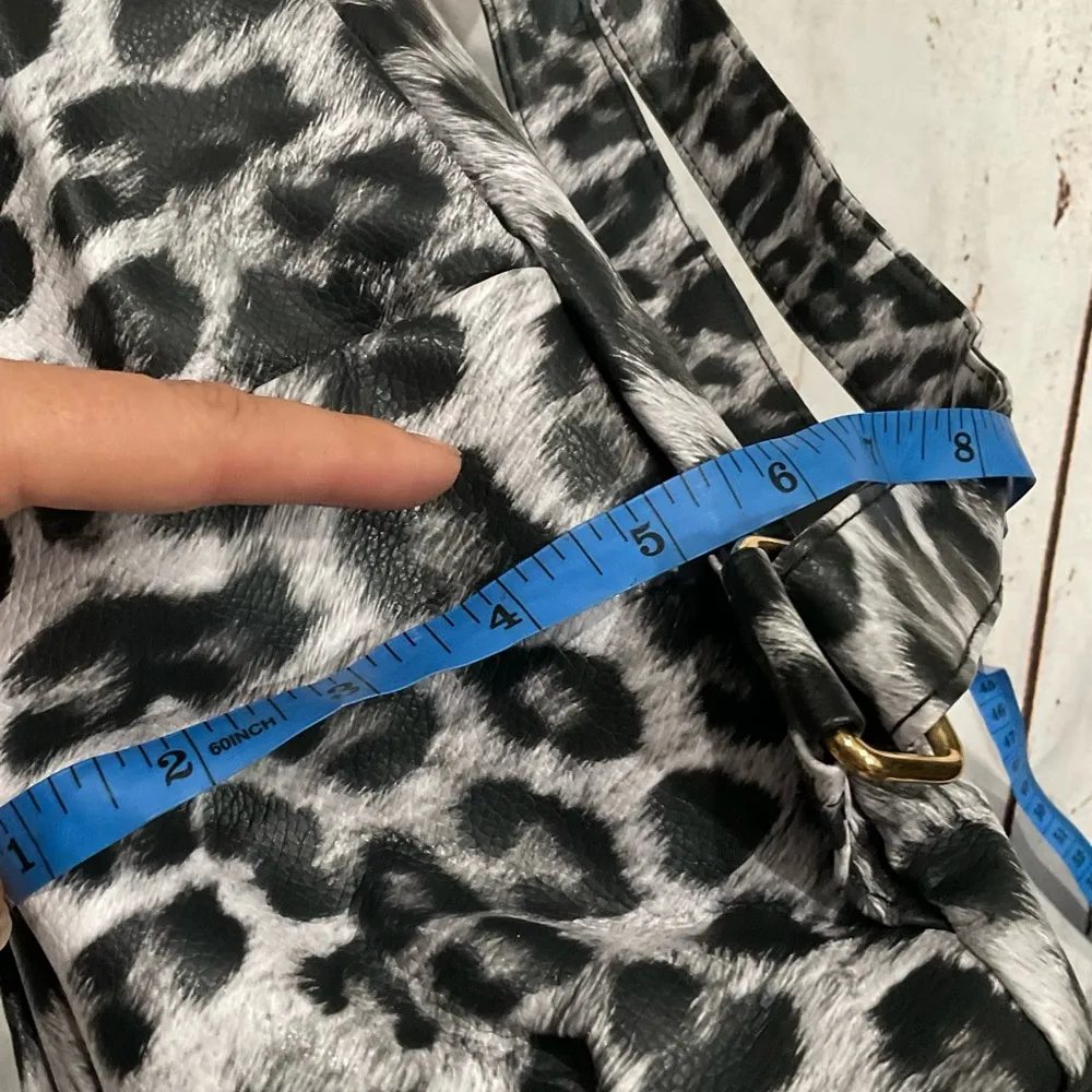 NWOT MODERN & CHIC FAUX LEATHER CONVERTIBLE TOTE STRAP BACKPACK - Image 3