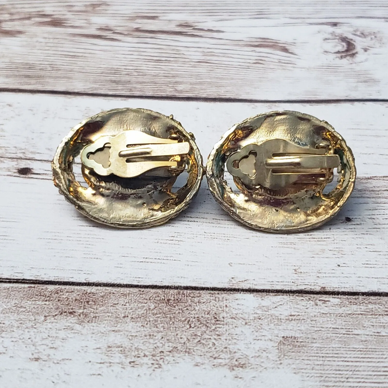 Vintage Clip On Earrings - Image 4