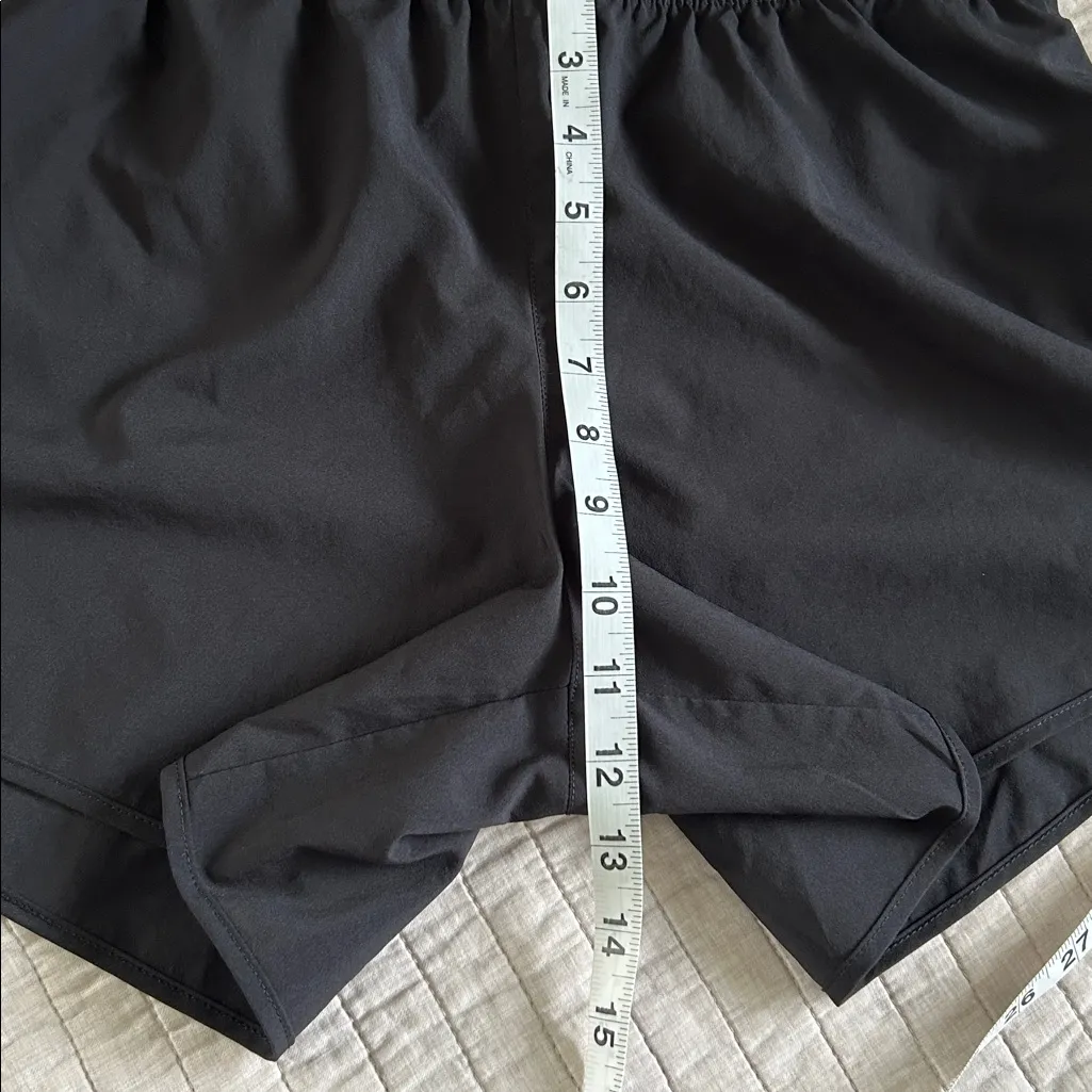 New balance women’s black running athletic pull on shorts medium unisex - Image 6