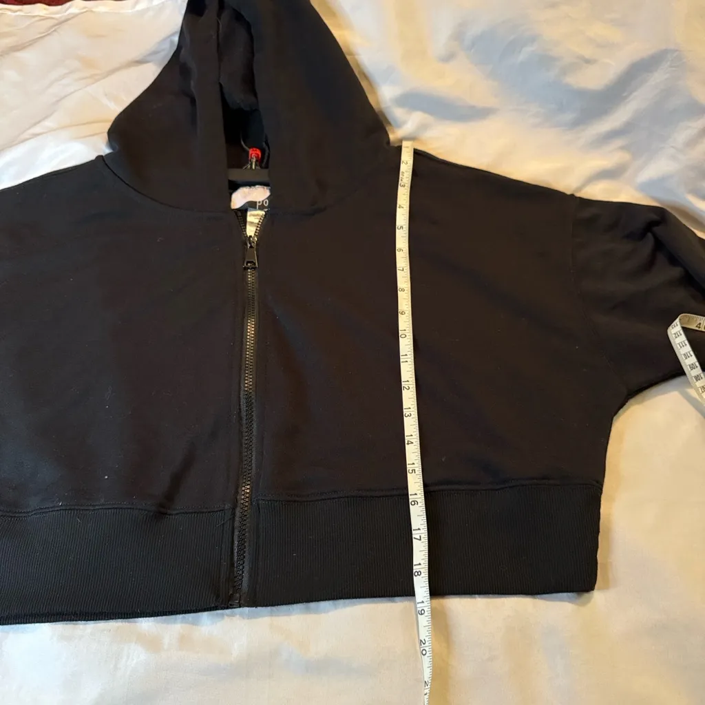 LOVE POEM Black Cropped Hoodie with Zipper Size XL - Image 4