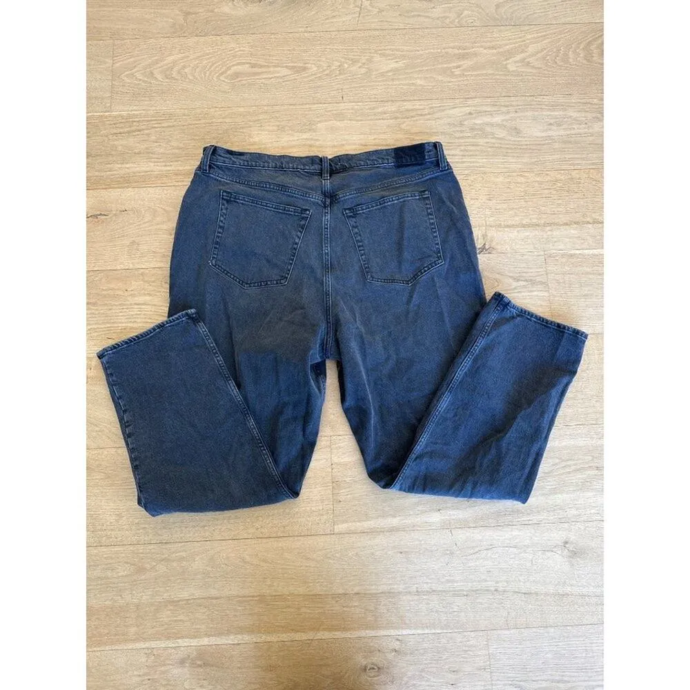 Abercrombie & Fitch -The 90's Straight Ultra High Rise Curve Love Jeans in Black - Image 3