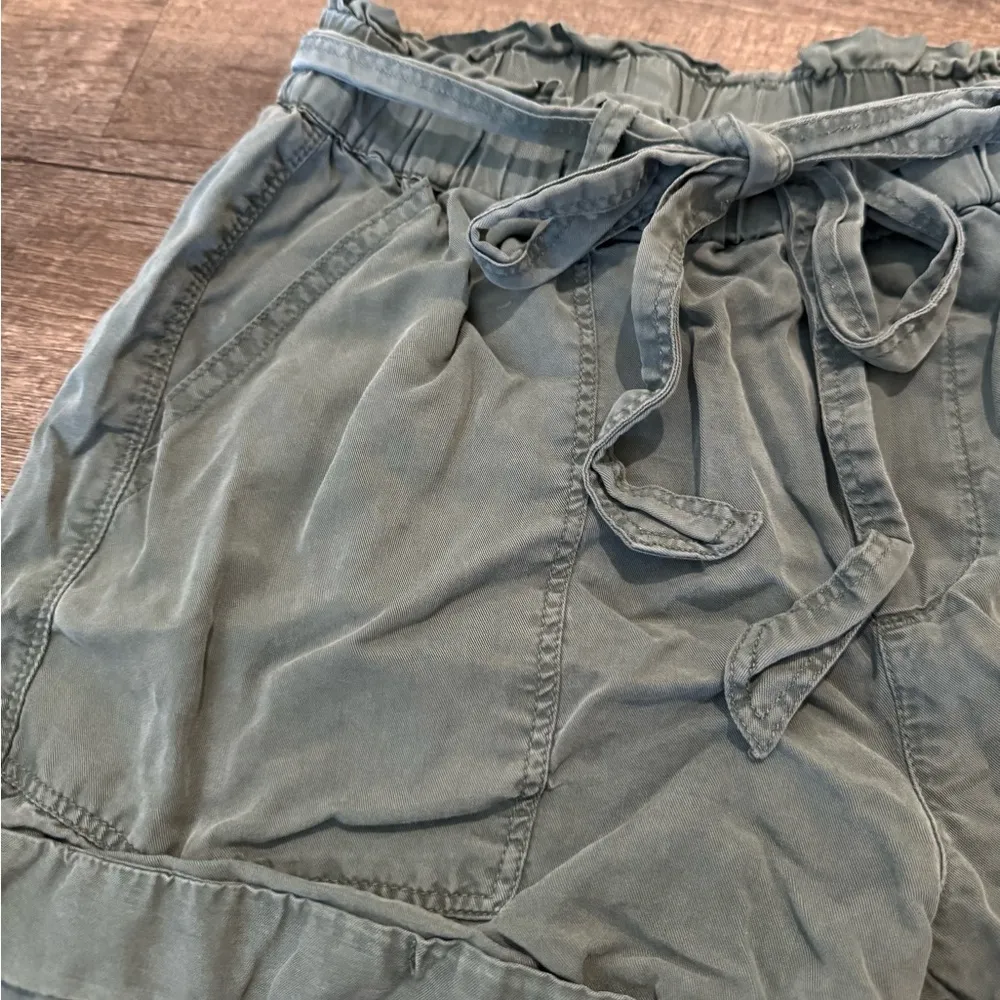 Aerie Flowy Green Soft Shorts - Image 2