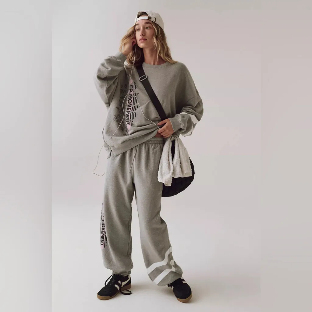 NWT Free People Movement All Star Buti Logo Pullover In Heather Grey/White Combo Gray Size M - Image 4