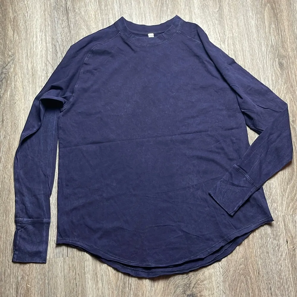 Zella Relaxed Mineral Washed Long Sleeve Shirt w/Thumb Holes - Image 3