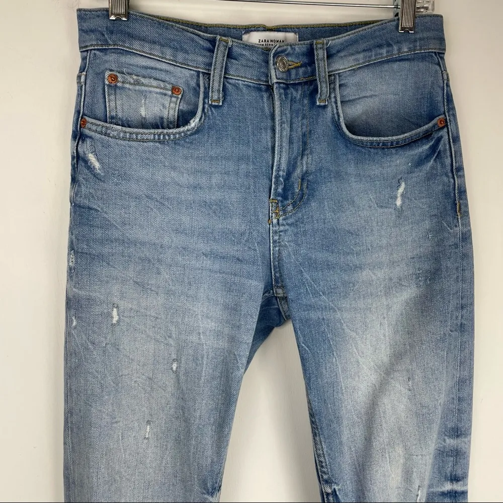Zara Woman Distressed Mom Jean Boyfriend Light Wash Jeans Sz 2 - Image 4