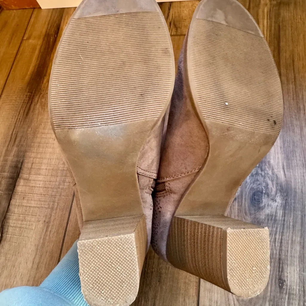 LC by Lauren Conrad Faux Suede Booties | VGUC | Size 6.5 | 3 in heel|light brown - Image 9