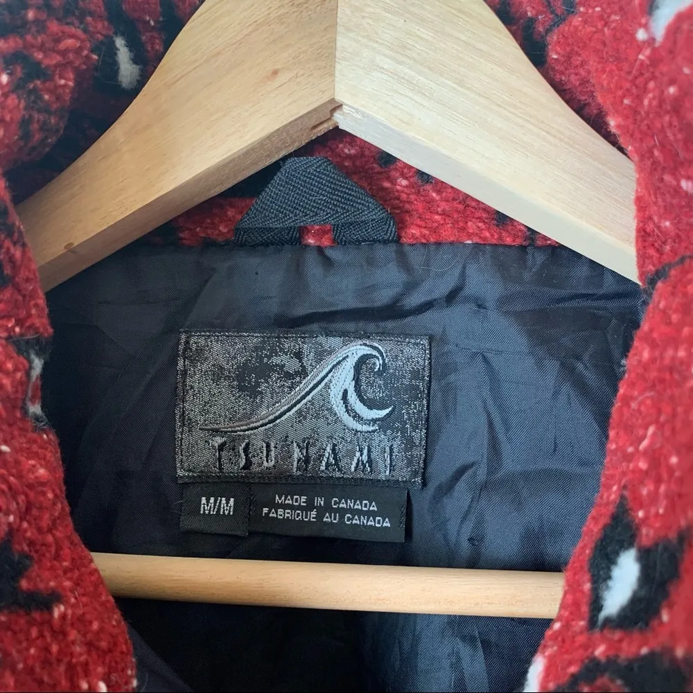 Tsunami Canada Snow Flake Tribal Jacket Red Size M - Image 7