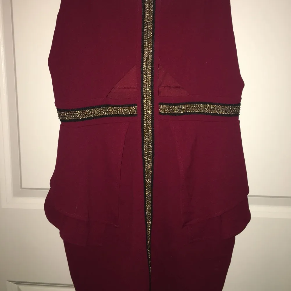 🆕 Akira Bodycon Peplum Dress in Wine - Image 5