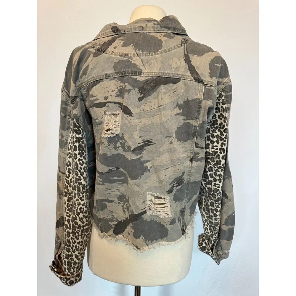 POL Camo and Leopard Distressed Denim Jacket Size Large - Image 7