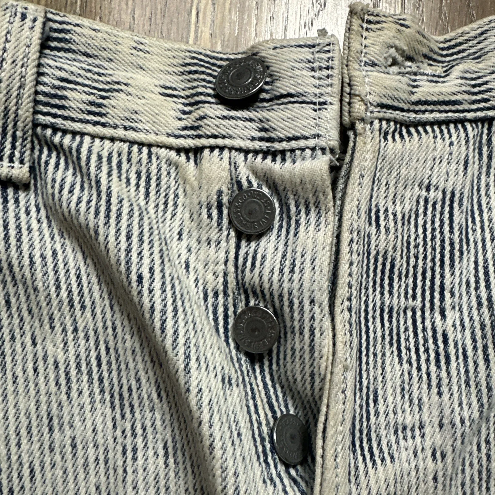 Vintage 1980's Levi's Cut Off Raw Hem Jean Shorts Size 28 Button Fly USA Made - Image 15