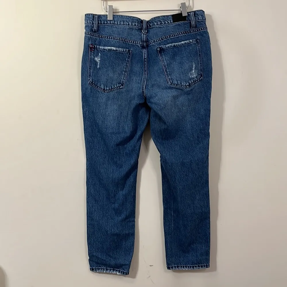 BDG Urban Outfitters Slim Boyfriend Distressed Medium Wash Jeans Size 30 - Image 4