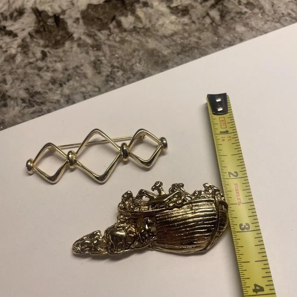 Lot Of 2 Large Brooch Pins Vintage - Image 5