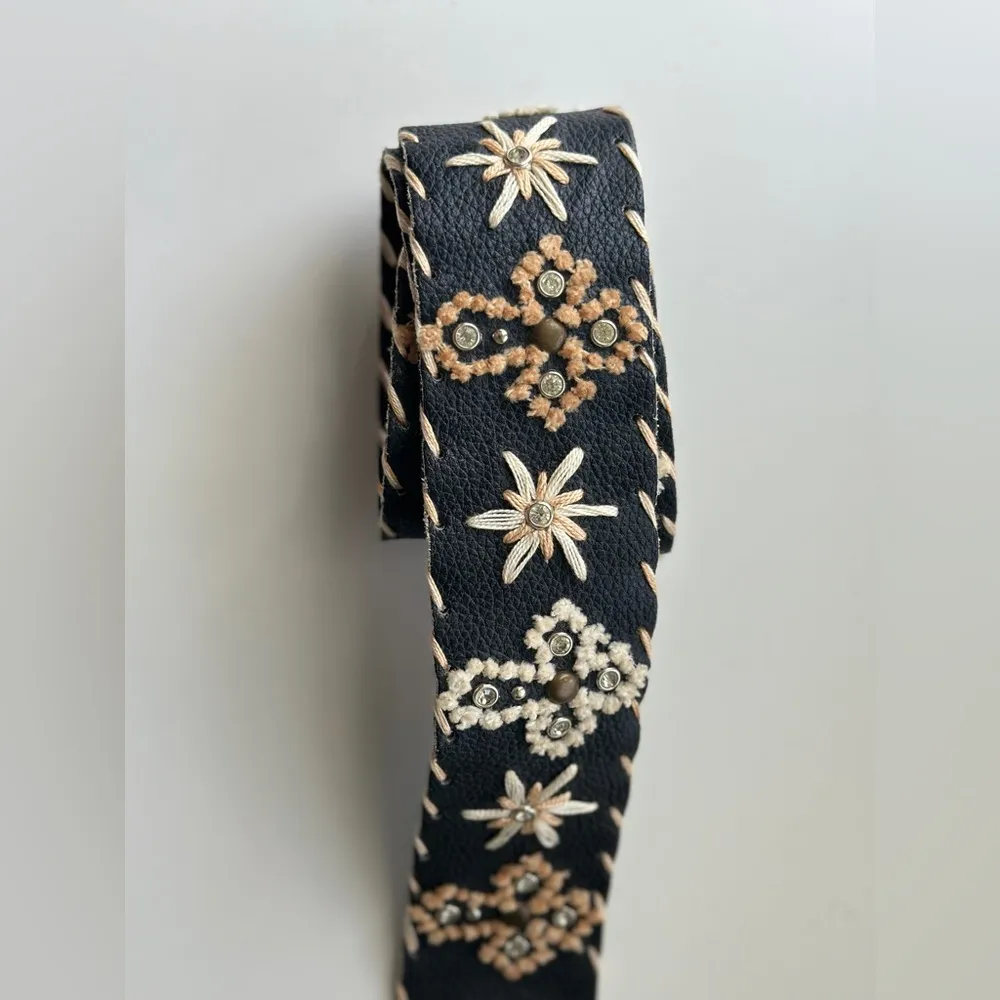 Womens Genuine Pebbled Leather Western Black Belt with Embroidered Design S/M - Image 3