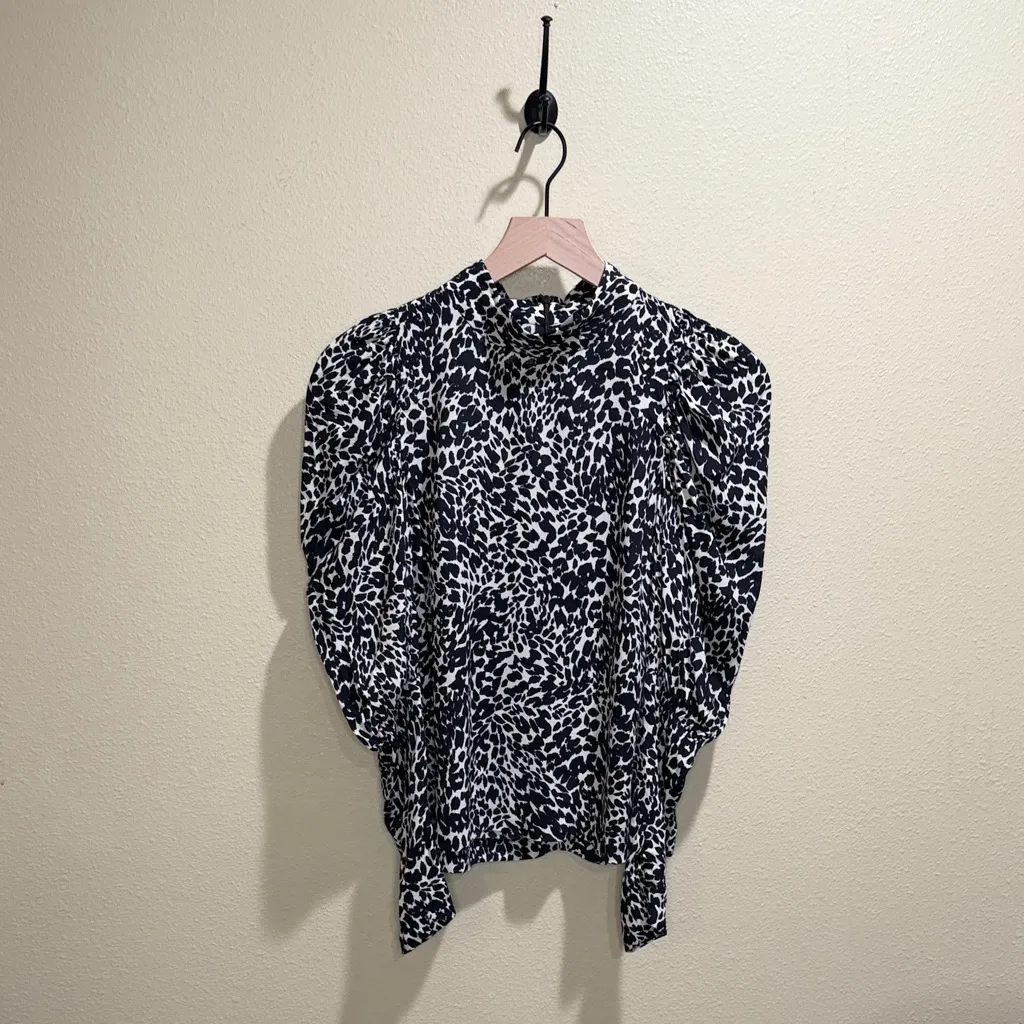 Zara black and cream animal print puff sleeve mock neck blouse Size Small - Image 2