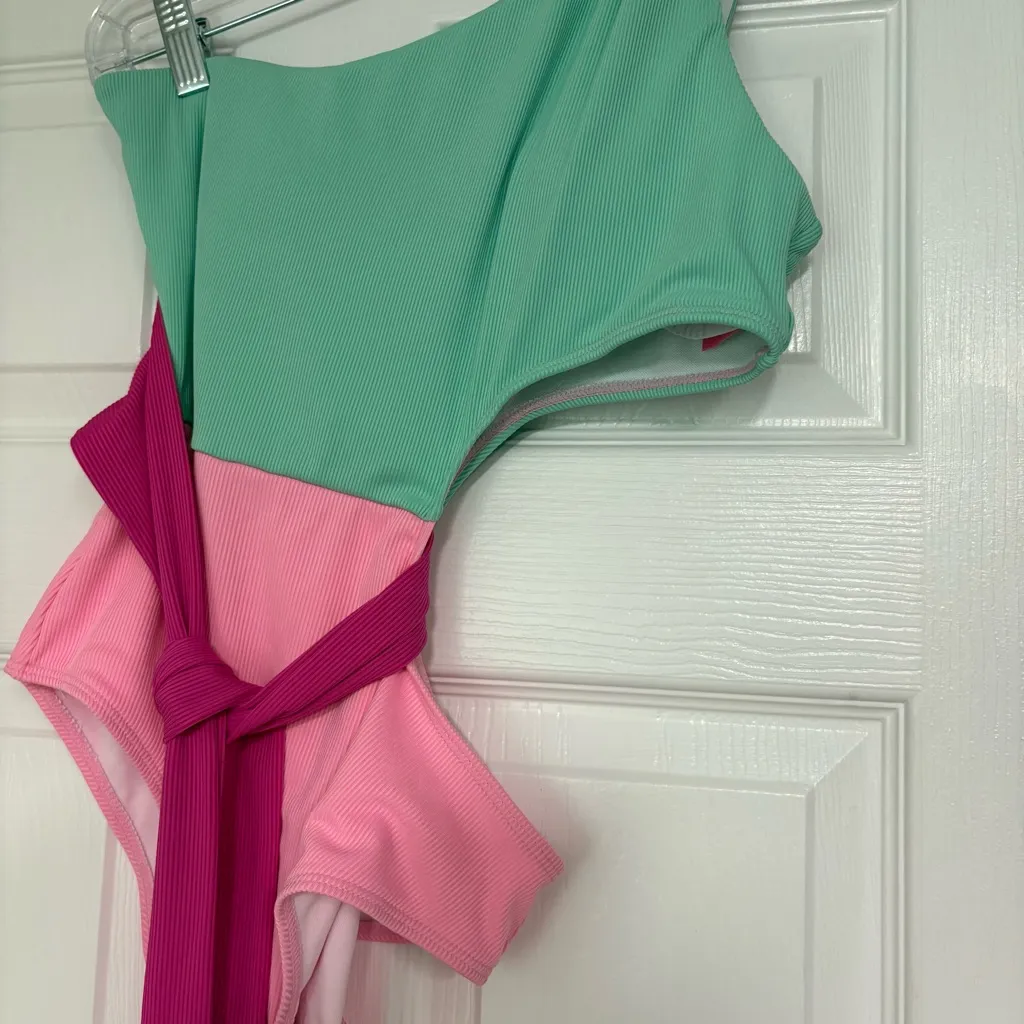 Pink Lily‎ Green And Pink One Shoulder One Piece Swimsuit Size Medium - Image 5