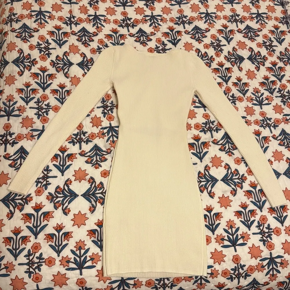 Aritzia Cut-Out Knit Longsleeve Mini Dress - Image 4