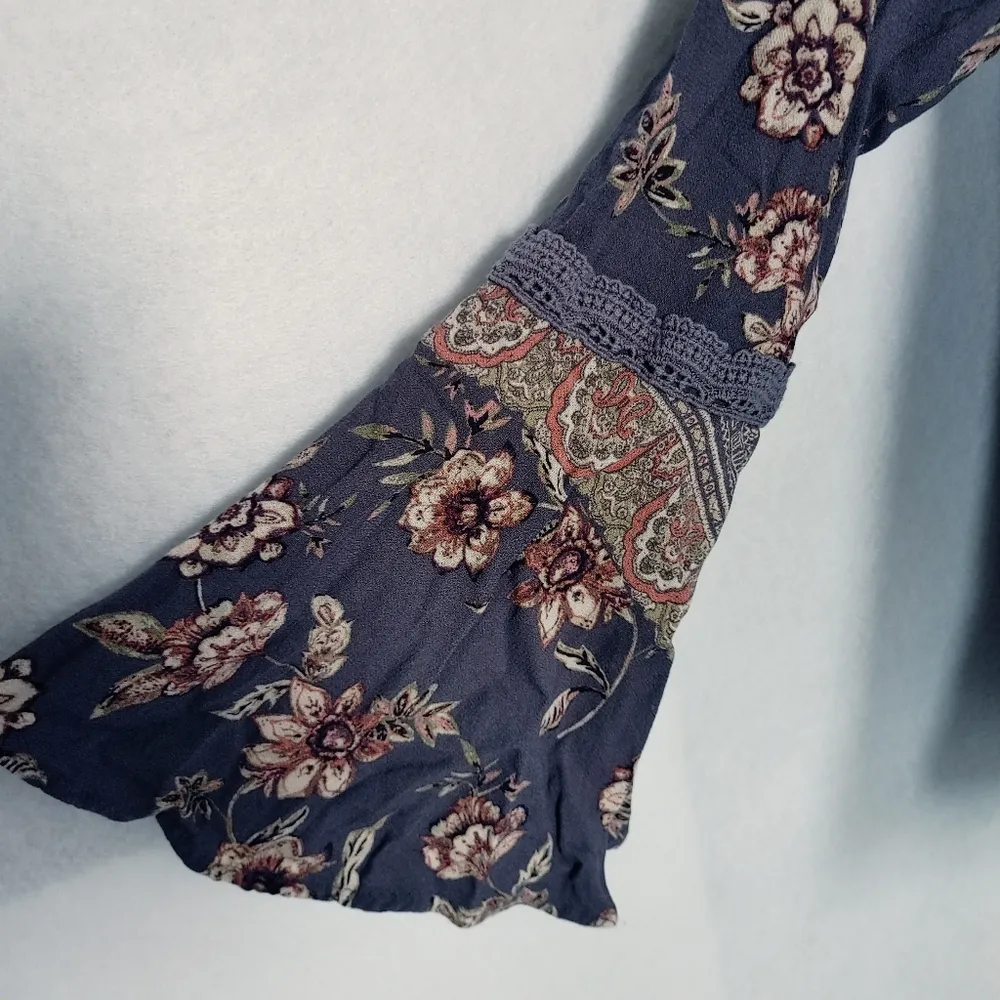 Knox Rose Taupe Floral Cold Shoulder Blouse Top - Image 3