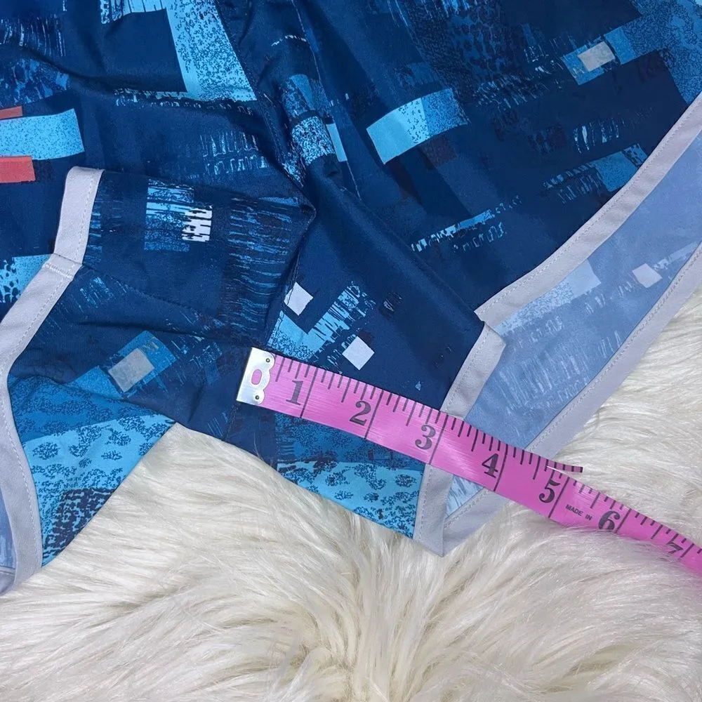 Under Armour graphic print running shorts sz medium - Image 6