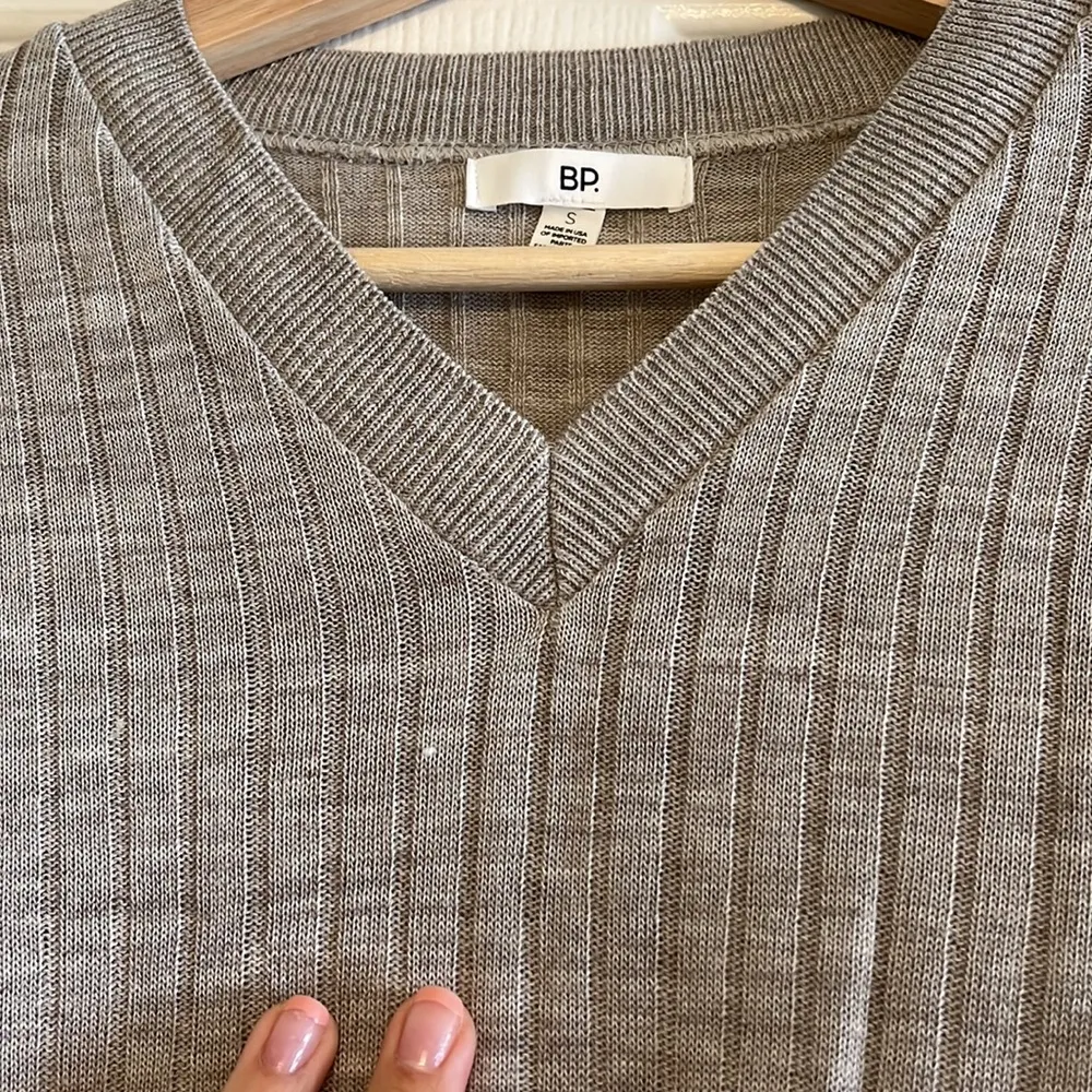 BP NWT’s Grey Heather crop sweater. - Image 3