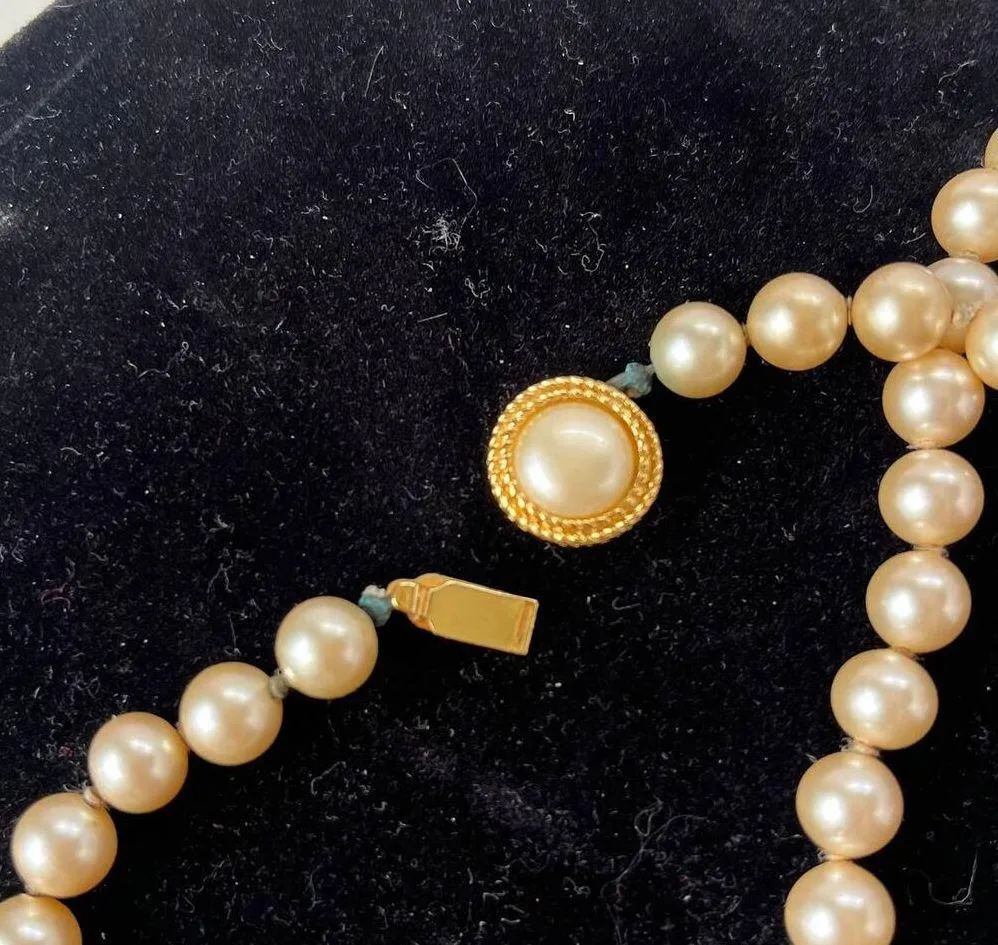 Vintage Crown Trifari Faux Pearl Necklace 22" Goldtone Hiddden Clasp Old Money - Image 7