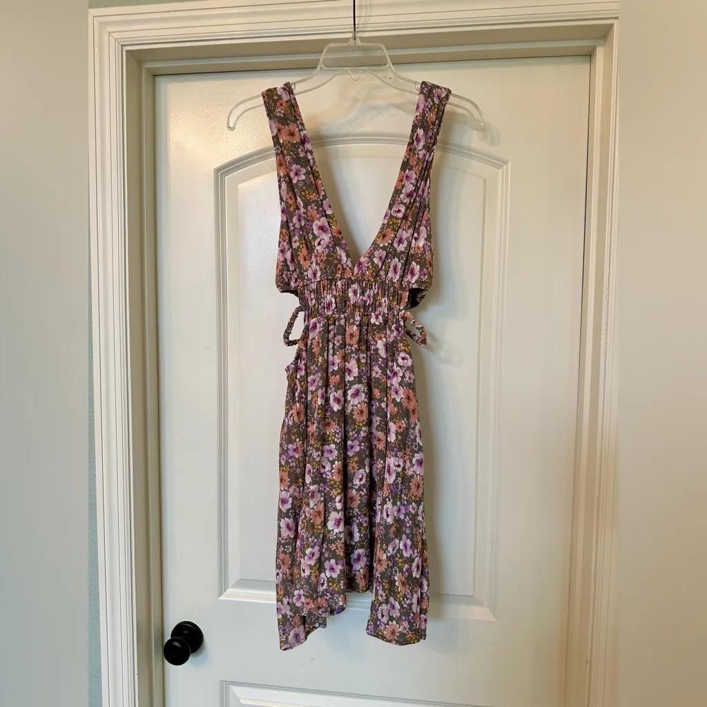 Forever21 - Floral Print Cutout Mini Dress - Brand new, never worn! - Image 2