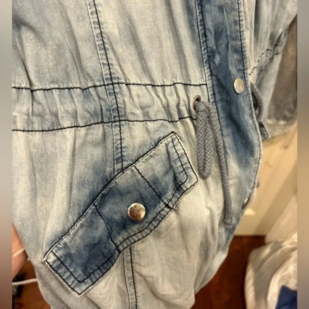 Ashley‎ Denim by 26 International Long sleeve Jean jacket with a hood L Blue Size L - Image 4