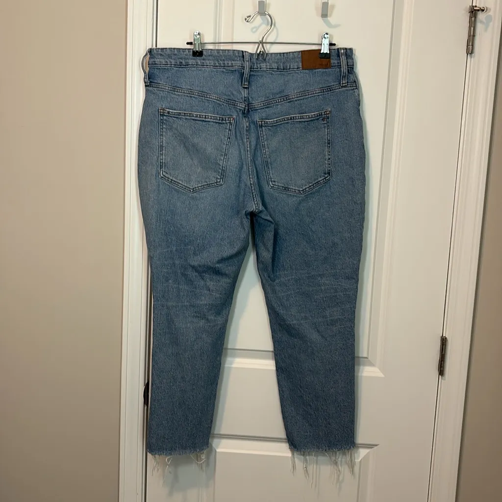 Madewell The Curvy Perfect Vintage Jean in Coney Wash: Destroyed Edition Size 33 - Image 9
