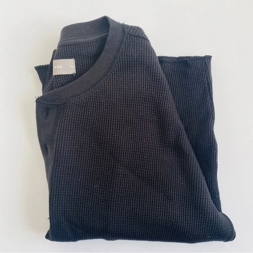 Everlane waffle knit Half button henley in black - Image 10