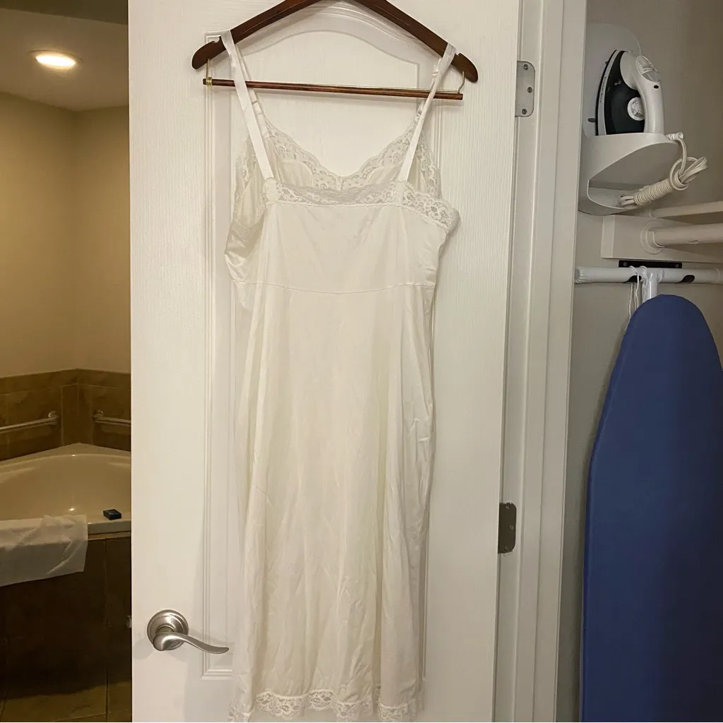 Vassarrette Womens Vintage Full Slip L Large 38” White Satin & Lace Babydoll - Image 6
