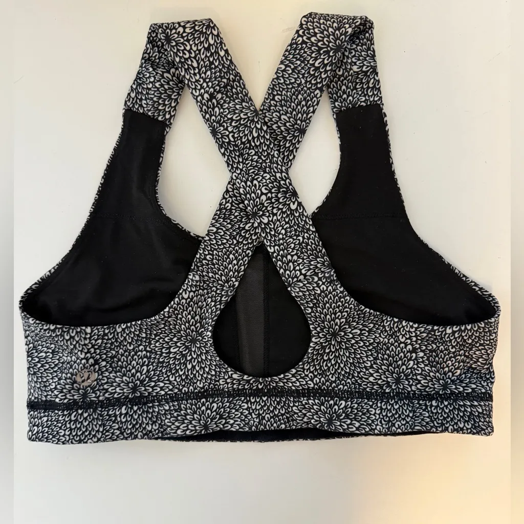 Lululemon All Sport Bra White Black Chrysanthemum, Lotus Floral Size 8 - Image 3