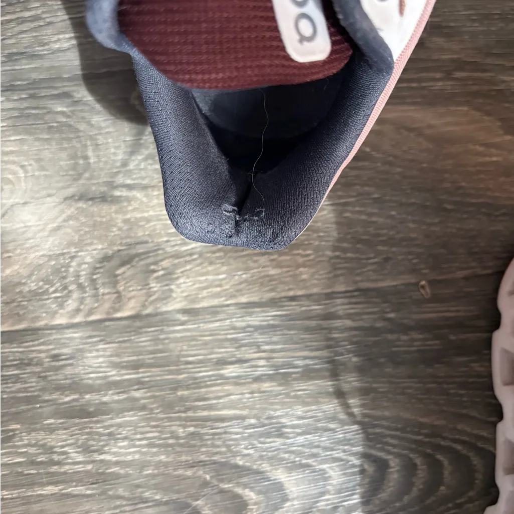 On Running Athletic Shoes Pink Size 7.5 - Image 6