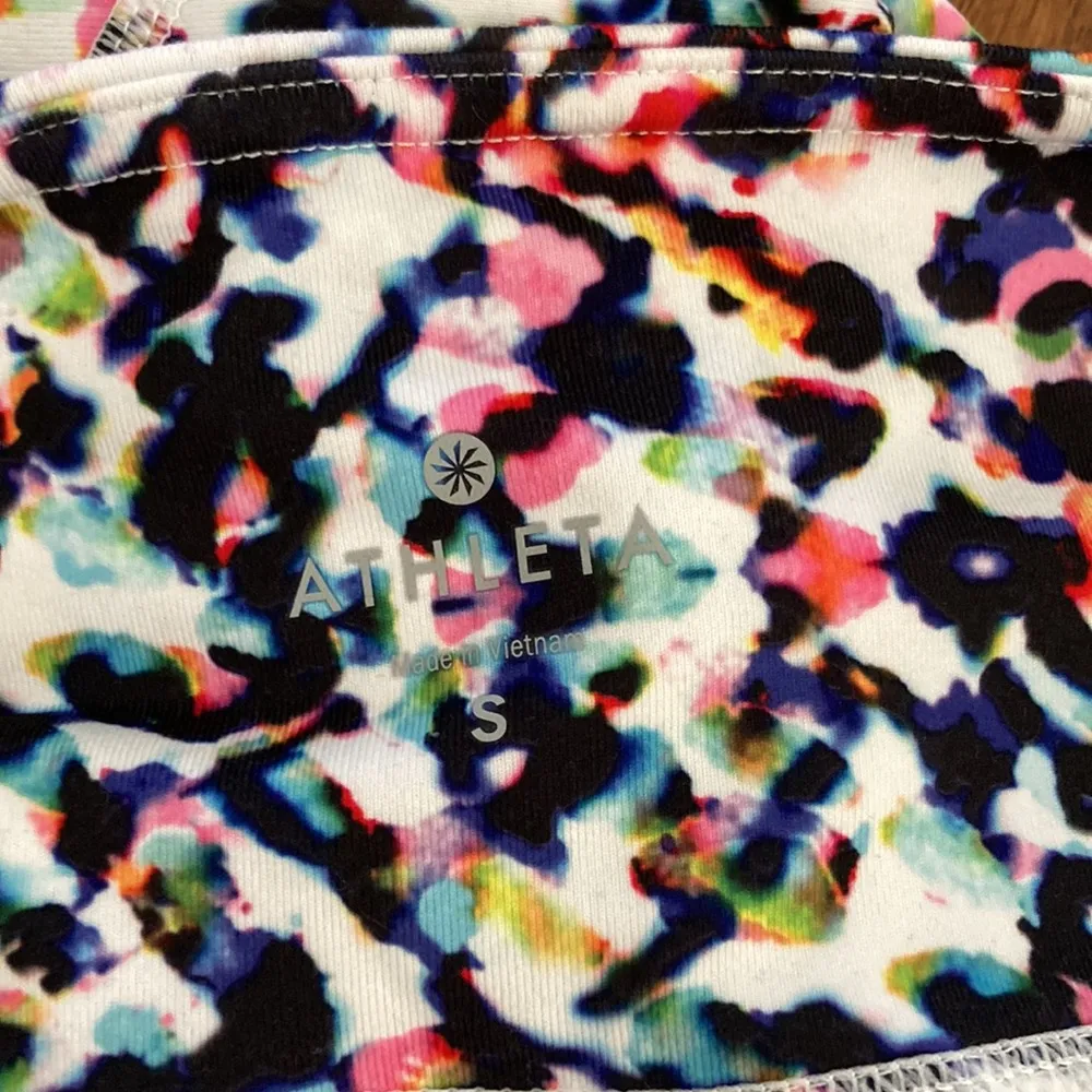 NEW Athleta High Rise Watercolor Chaturanga Capri Leggings Colorful Leopard NWT - Image 5