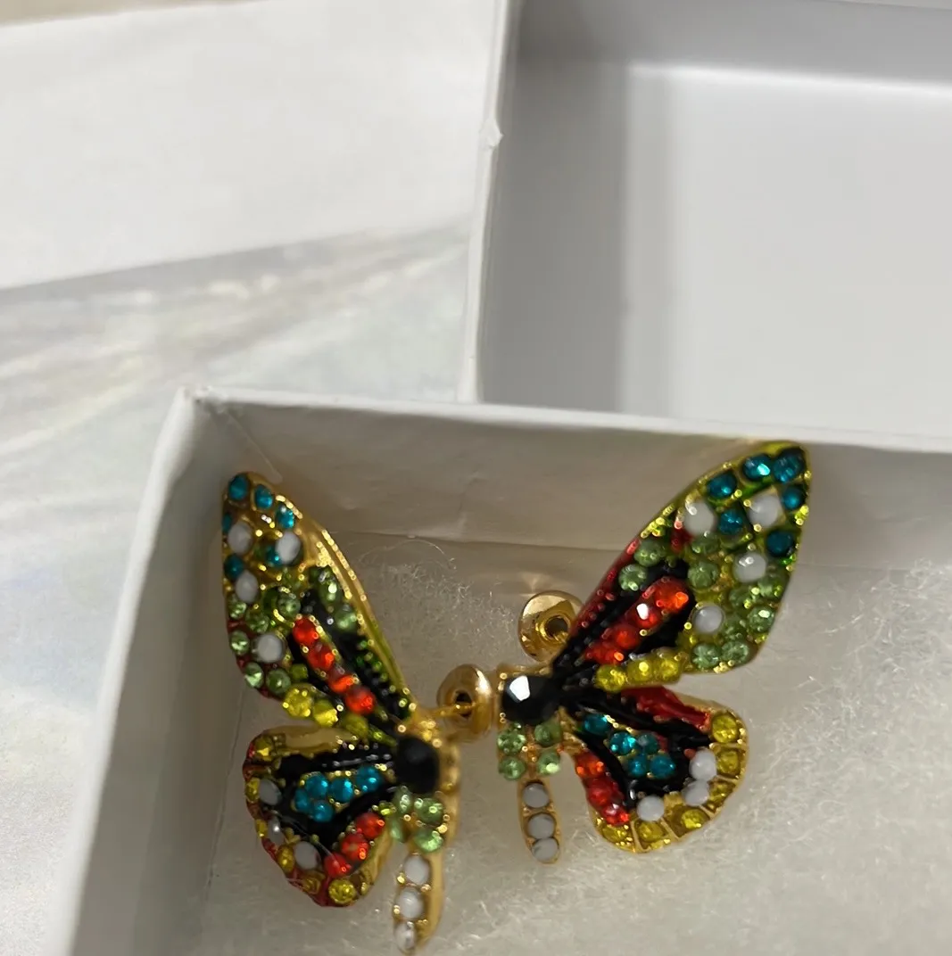 Rhinestone Flutterfly Butterfly stud Earrings - Image 4