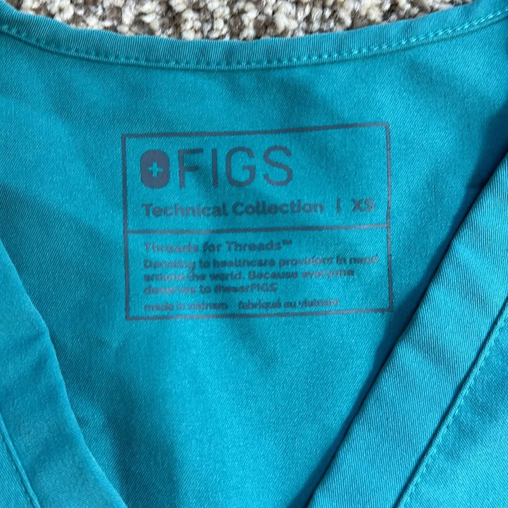 FIGS Caterina 1 Pocket Scrub Top - Image 3