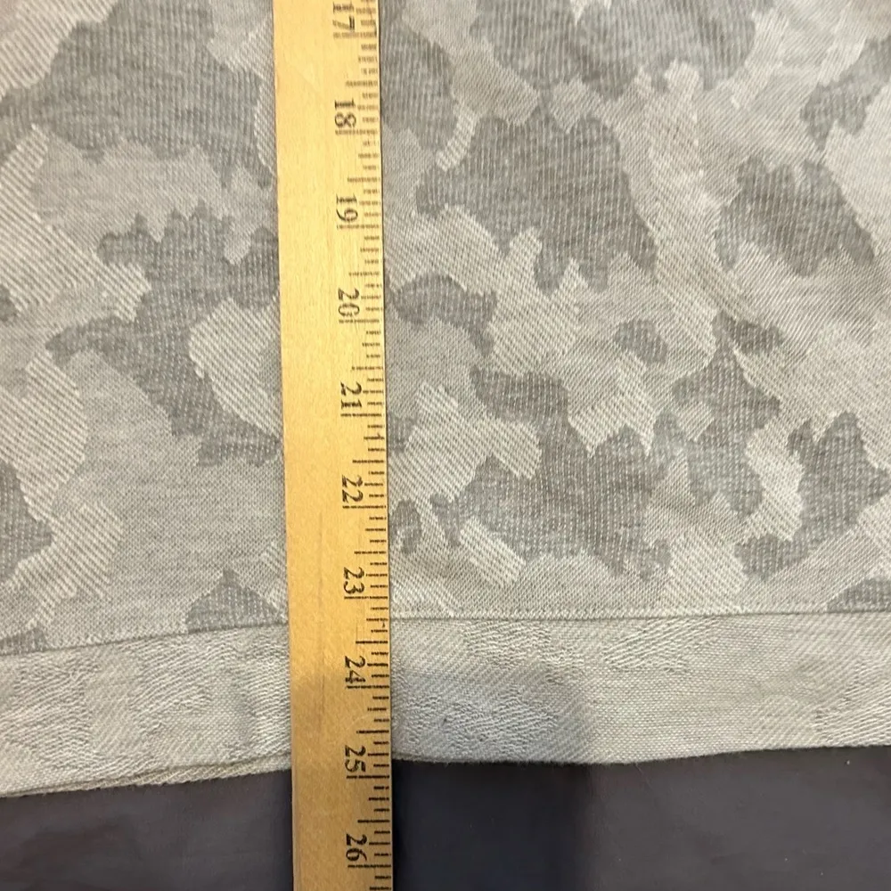 Chico's Weekends by Chico grey short sleeve camo shirt size 2 - Image 6