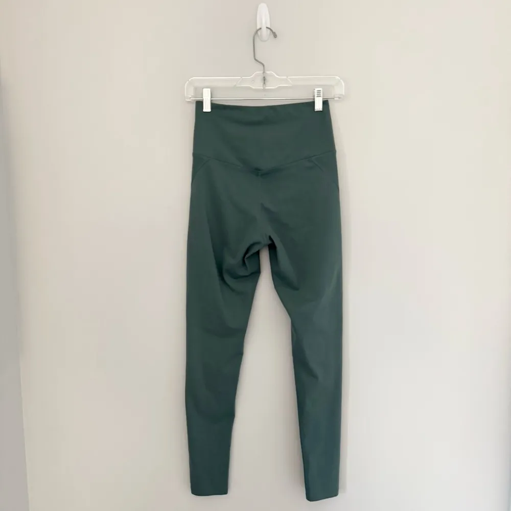 Girlfriend Collective Compressive High Waisted Legging Moss - Image 7