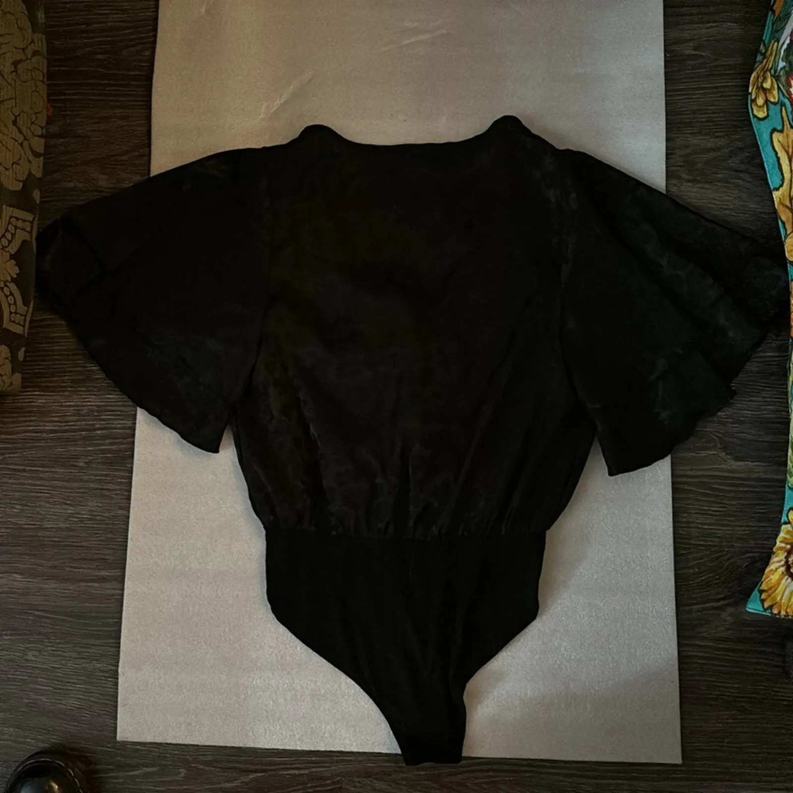 Altar’d States Black Tie Front Cheetah Print Flutter Sleeve Bodysuit S Mobwife - Image 4