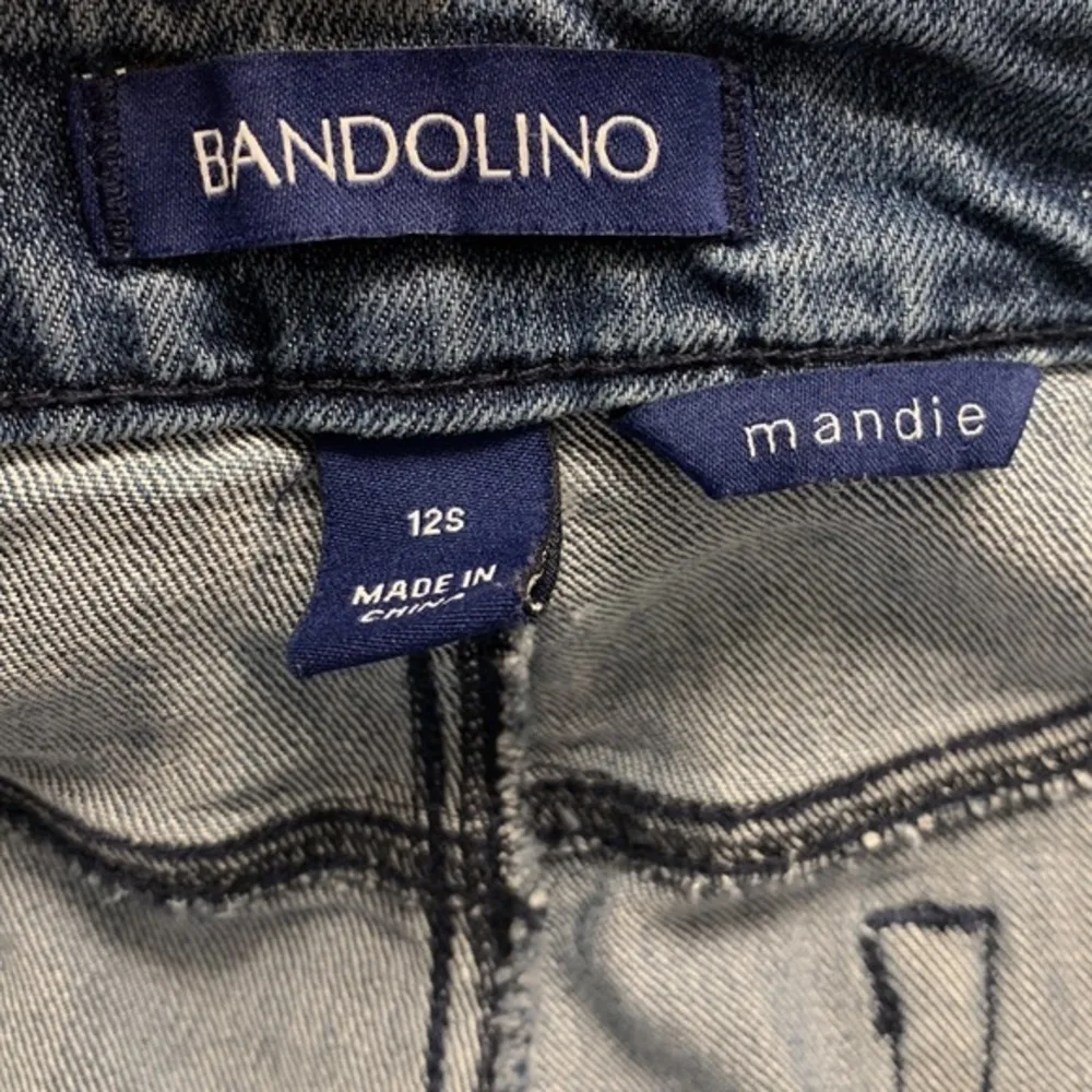Women's Bandolino Denim Blue Jeans Mandie Fit Size 12S GUC #4785 - Image 3