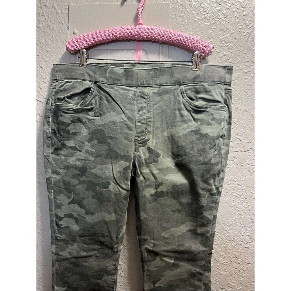 Sonoma Good For Life Camo Pull On Jeans Woman’s Size 16W - Image 3