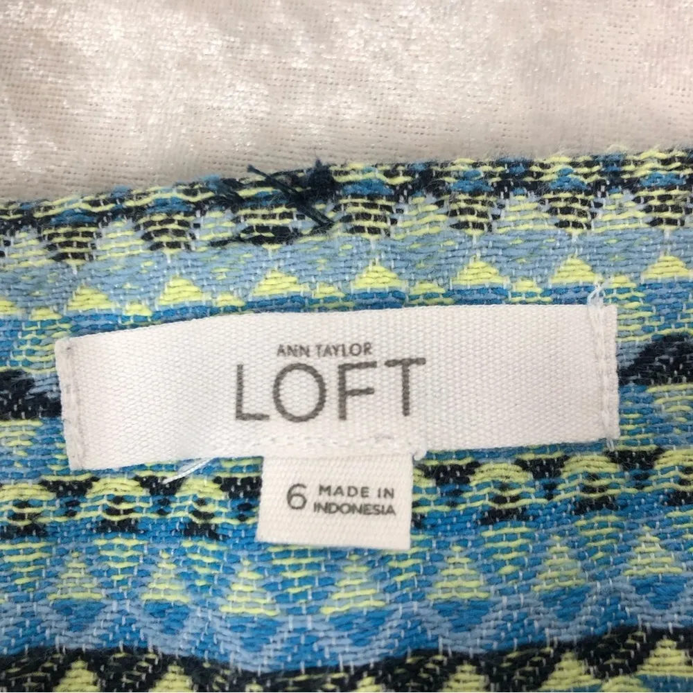 Ann Taylor Loft Textured Geometric Jacquard Riviera Shorts women’s Size 6 - Image 2