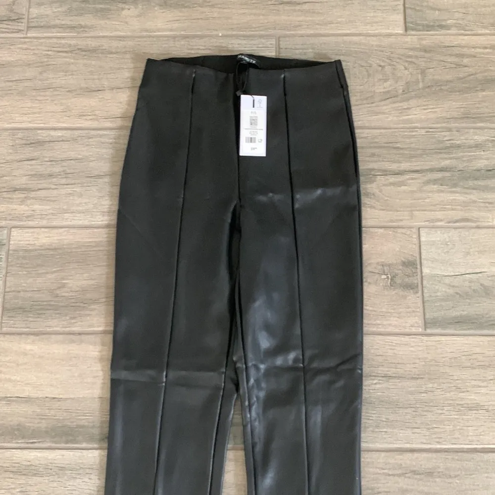 Dynamite stirrup faux leather leggings - Image 4