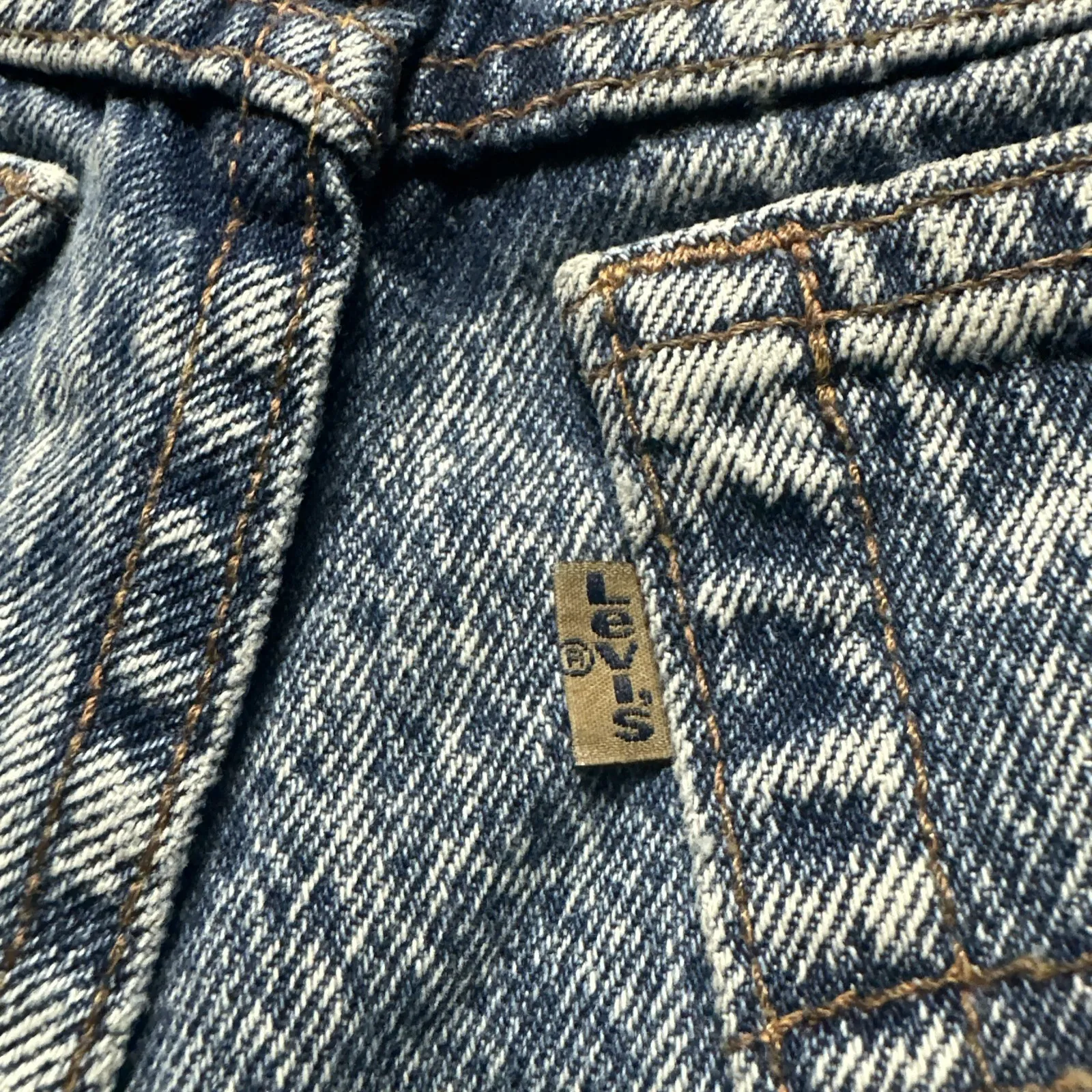 Vintage 70s Levi's Shorts Womens 8 545 Loose Fit Brown Tab Cut Off Denim - Image 4