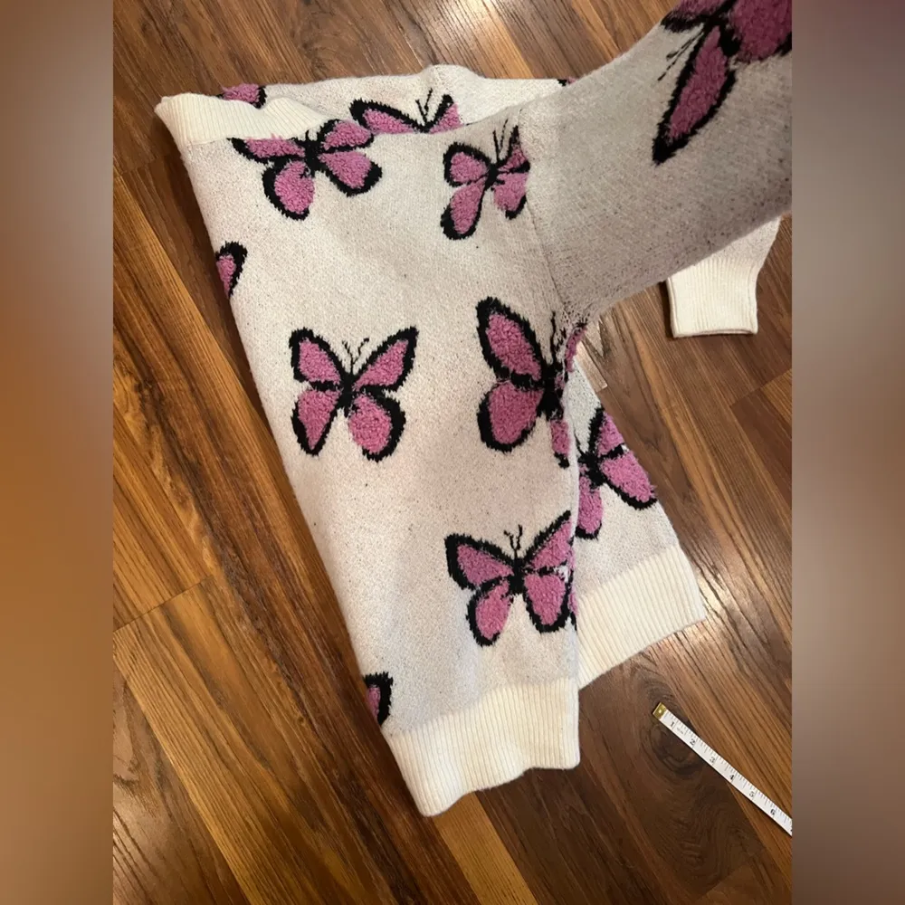 Hazel moon size medium butterfly sweater Purple - Image 3