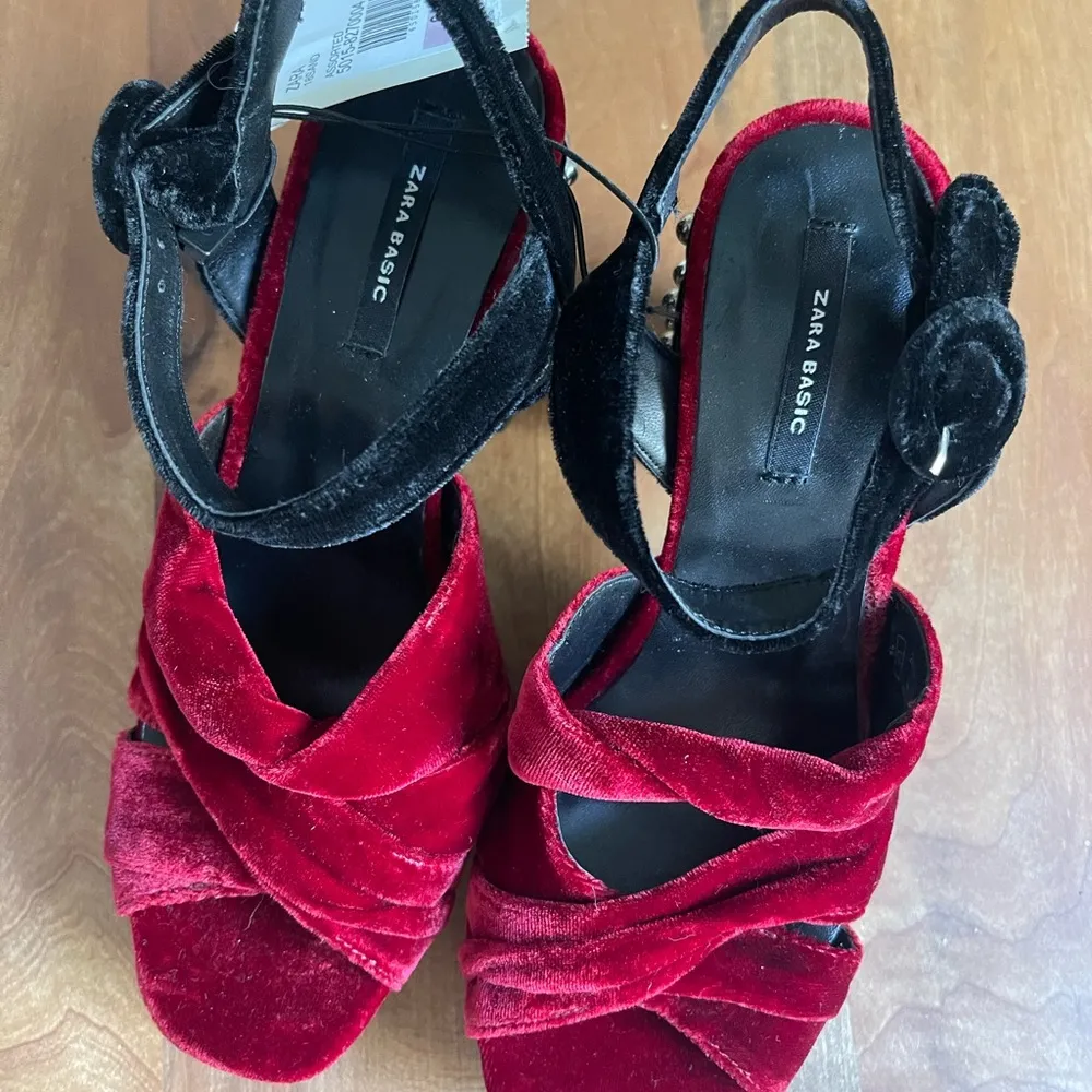 ZARA COPY - NWT  Red Black Velvet Platform Strappy Heels w Silver Studs Size 6 - Image 11