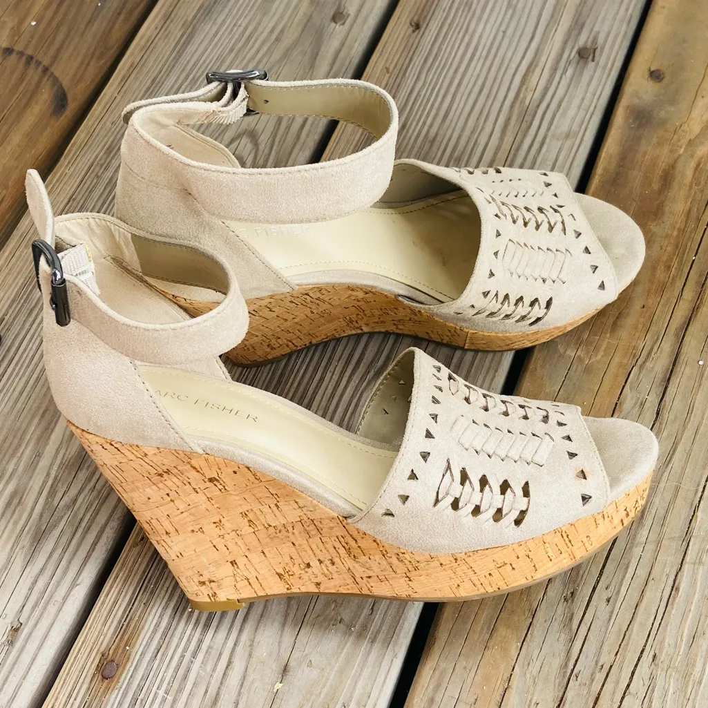 Marc Fisher BATTINI wedge sandals - Image 4