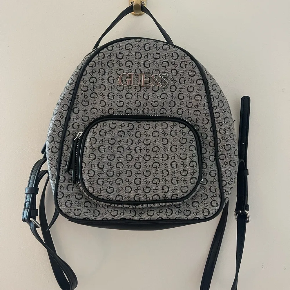 GUESS with adorable pattern backpack - Image 3