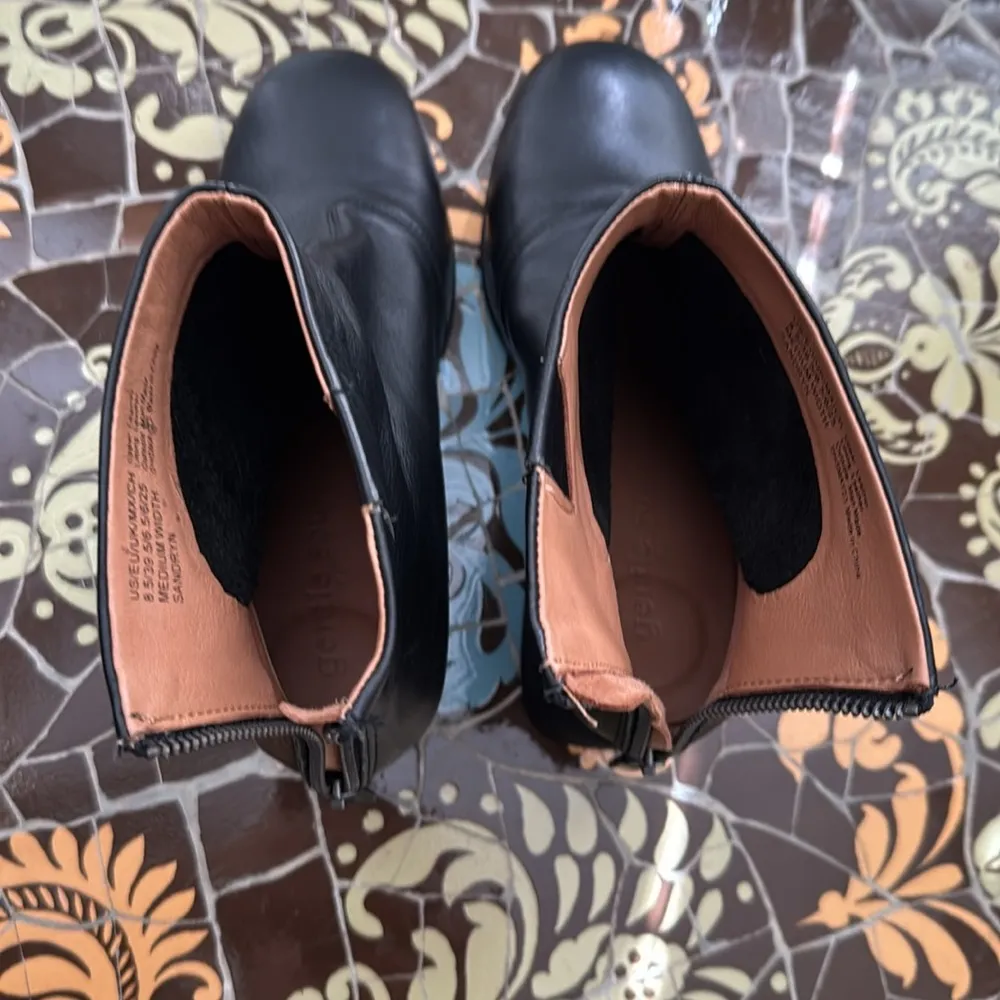 GENTLE SOULS by KENNETH COLE BLICK HEEL ANKLE BOOT SZ: 8.5/39EU - Image 6