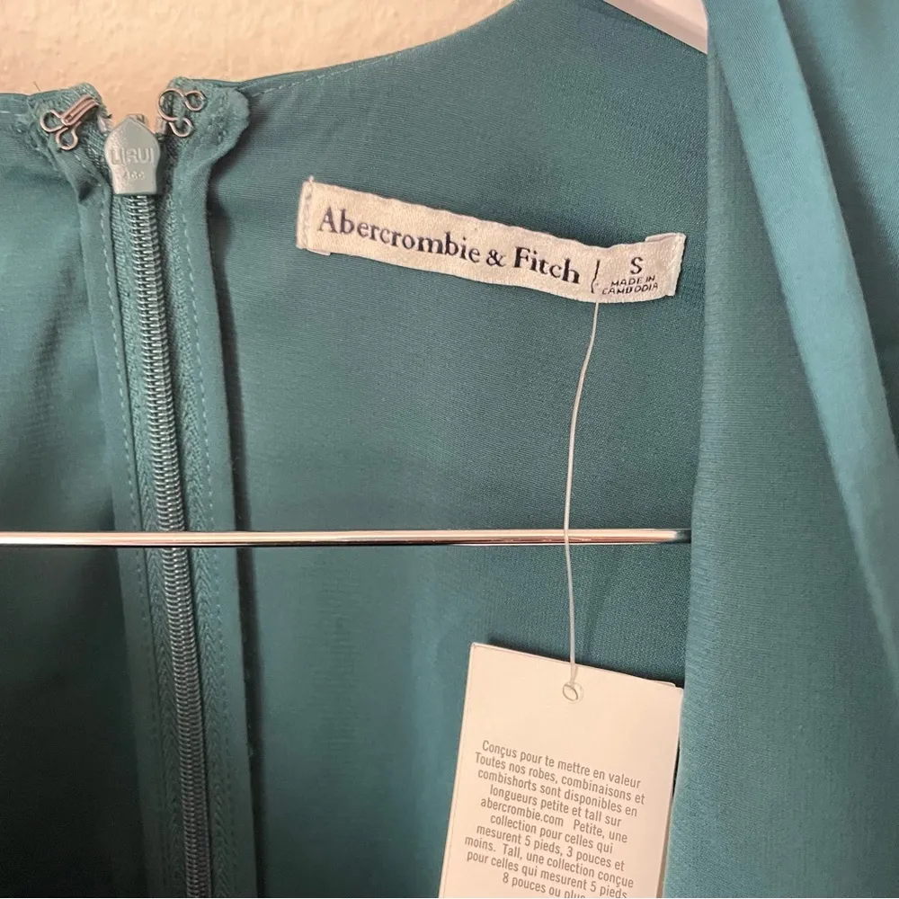 Abercrombie & Fitch Long-Sleeve Plunge Satin Dress - Image 4